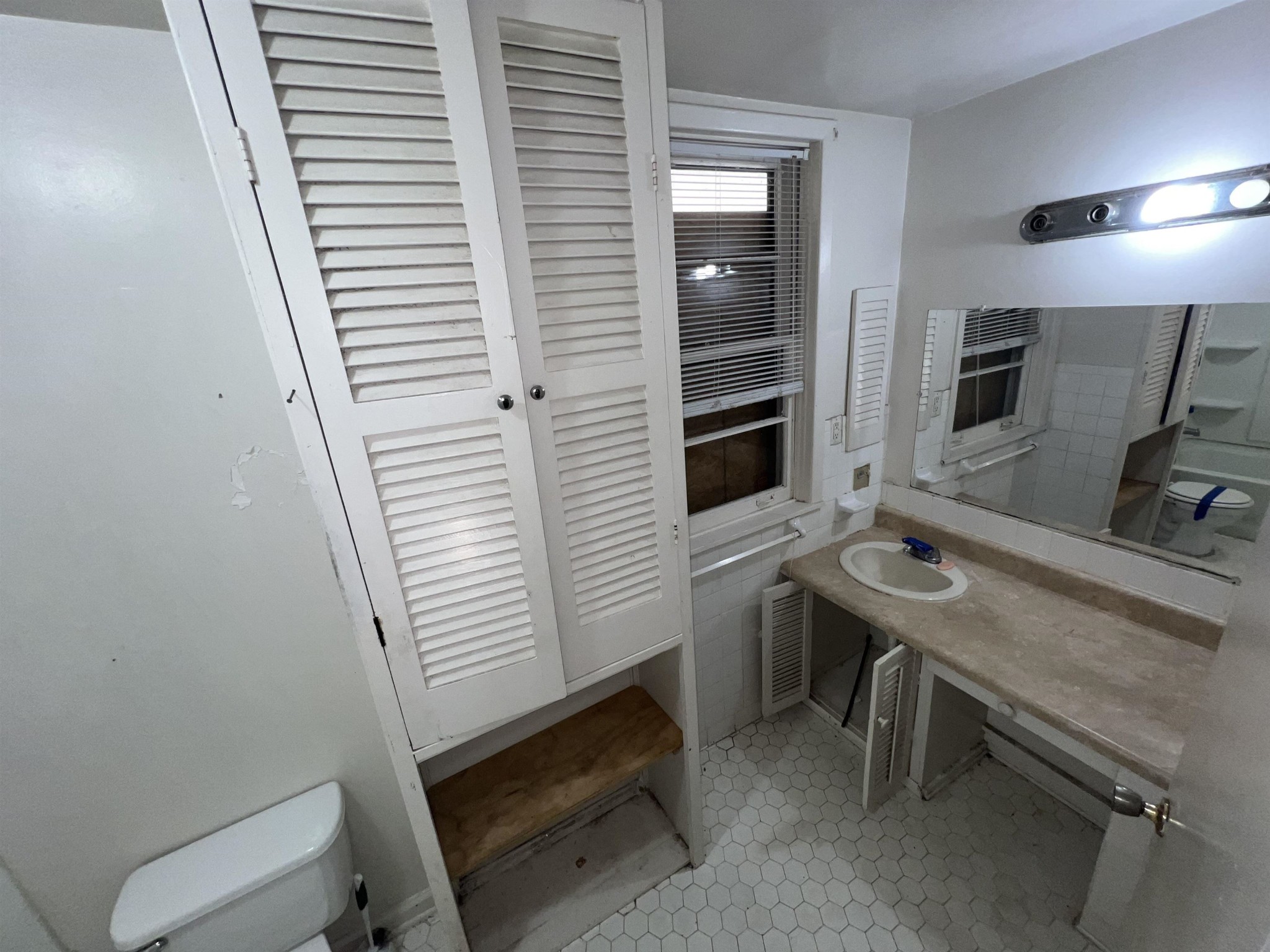 4594 Sea Isle Road Memphis, TN 38117 - Photo 6 of 10 Gallery Image 6