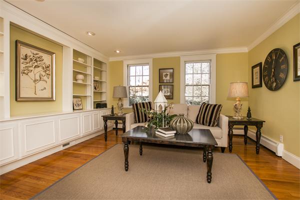 38 Barnstable Road Newton, MA 02465 - Photo 4 of 29 Gallery Image 4