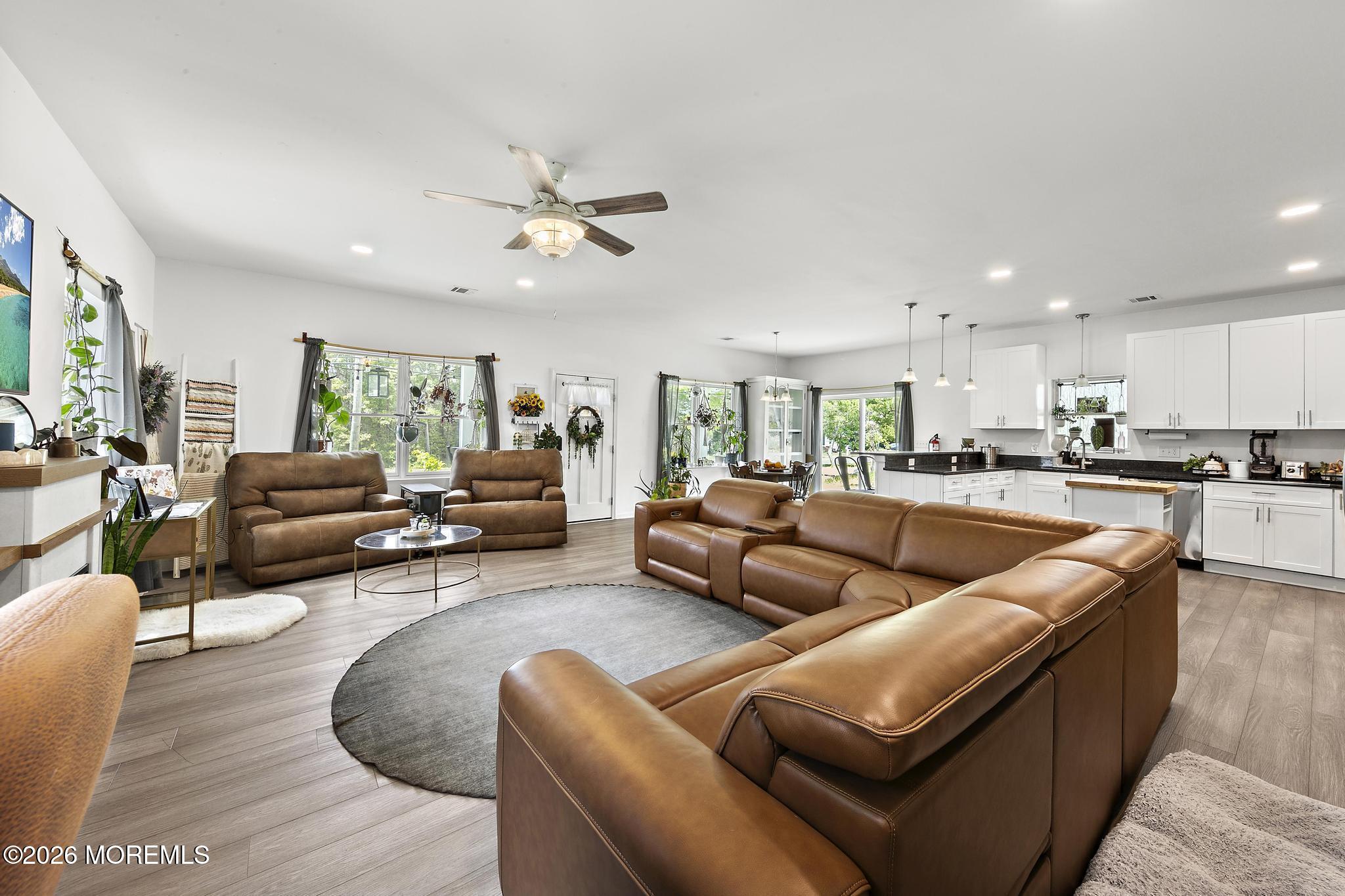 413 South Green Street Tuckerton, NJ 08087 - Photo 7 of 42 living area