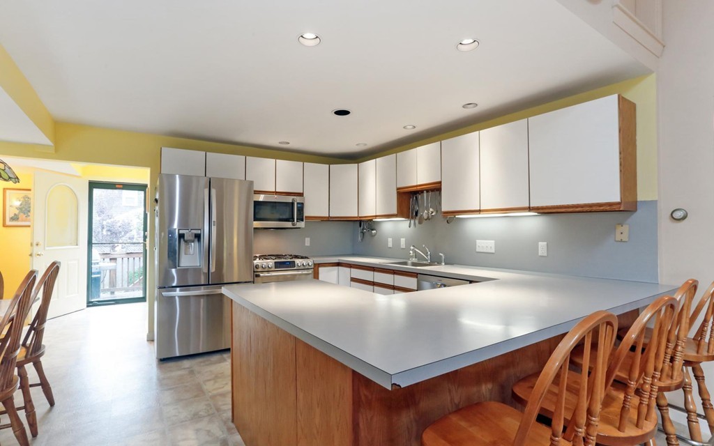19 Garden Road Scituate, MA 02066 - Photo 4 of 29 Gallery Image 4