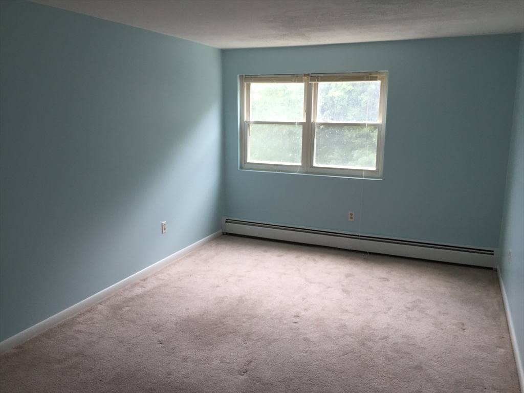 81 High Street, Unit 23 Amesbury, MA 01913 - Photo 14 of 19