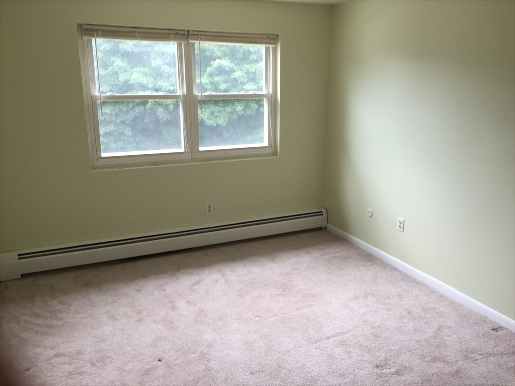 81 High Street, Unit 23 Amesbury, MA 01913 - Photo 16 of 19