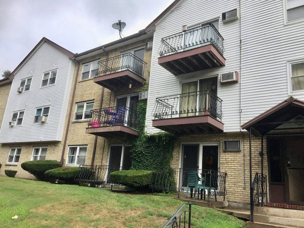 81 High Street, Unit 23 Amesbury, MA 01913 - Photo 2 of 19