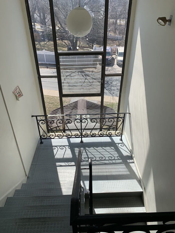 81 High Street, Unit 23 Amesbury, MA 01913 - Photo 5 of 19