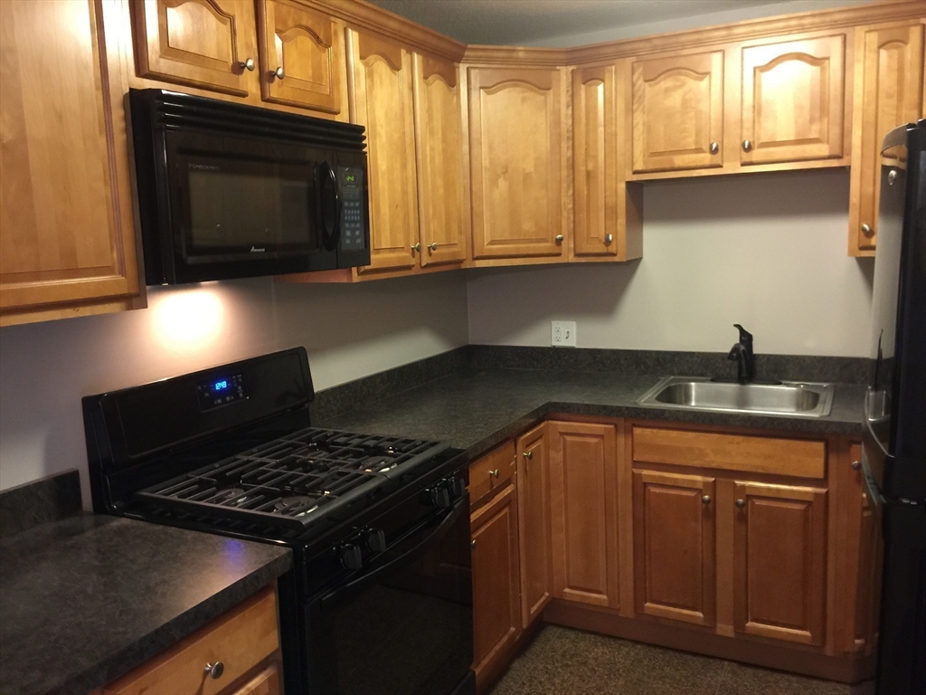 81 High Street, Unit 23 Amesbury, MA 01913 - Photo 9 of 19