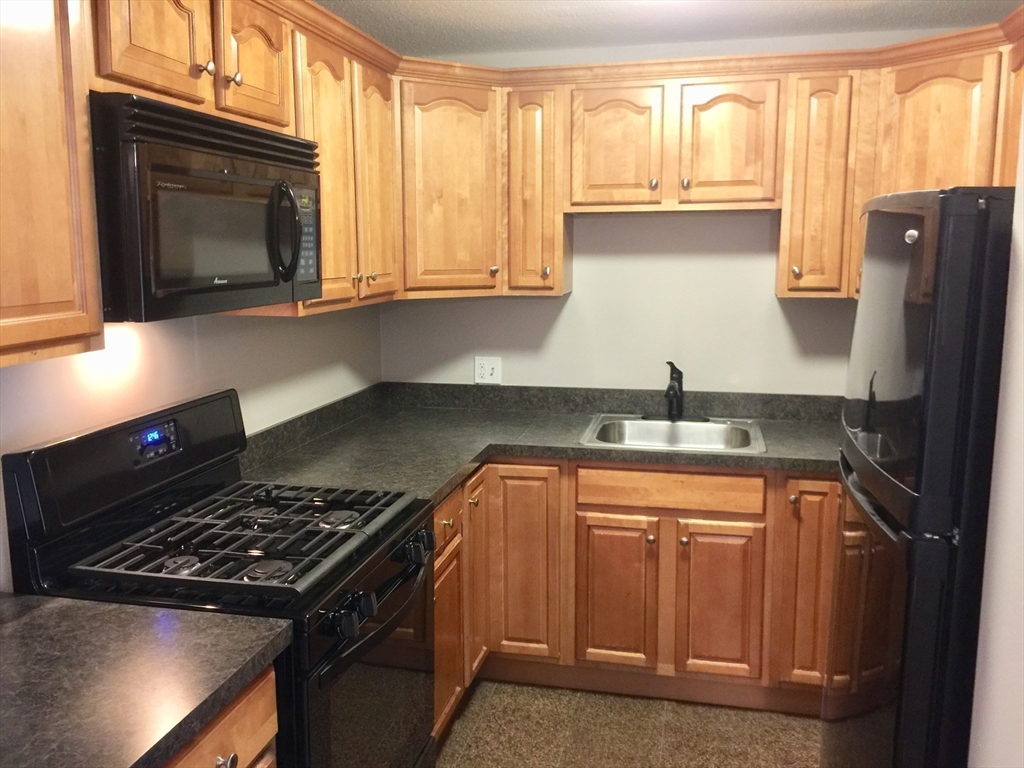 81 High Street, Unit 23 Amesbury, MA 01913 - Photo 10 of 19