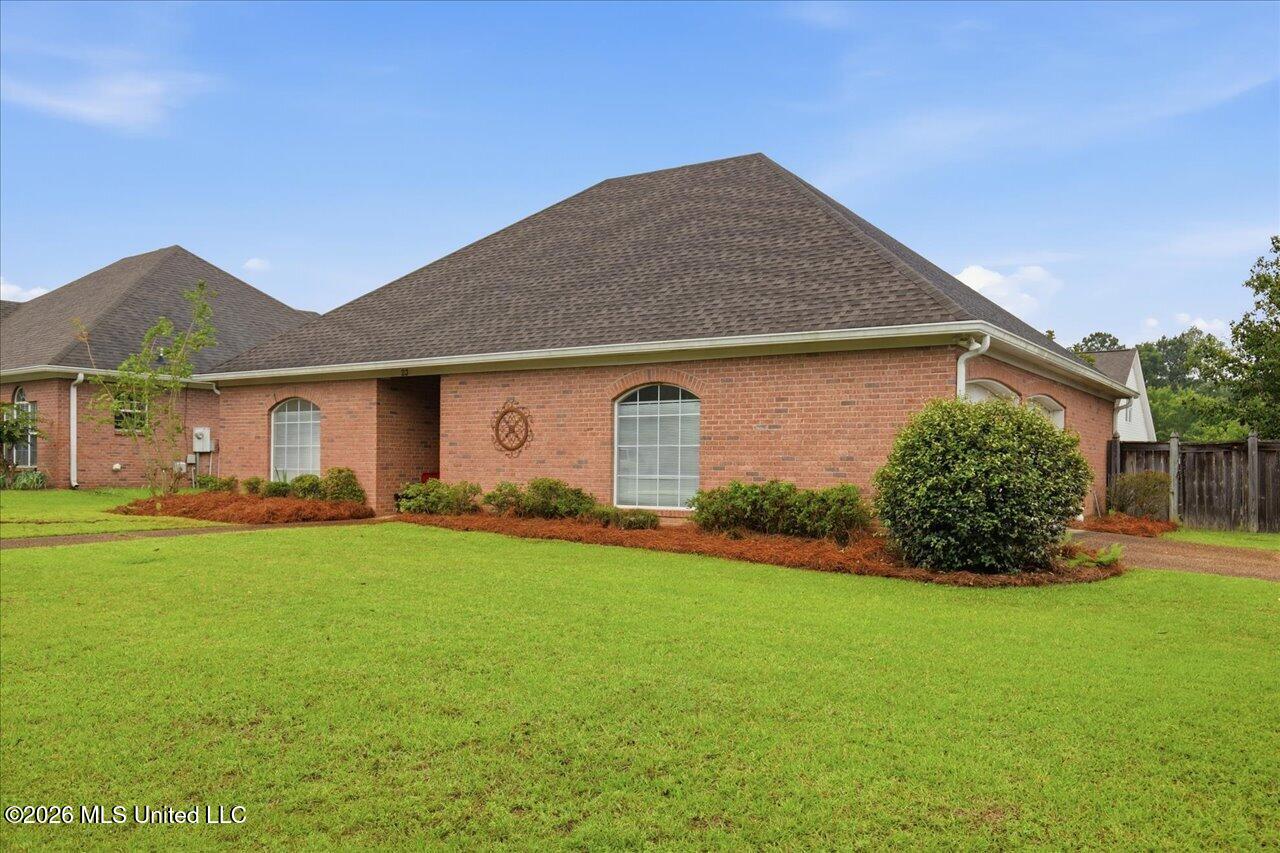 23 Spring Lake Circle Pearl, MS 39208 - Photo 2 of 28 04-23 Springlake Circle _ Hometoursms.co