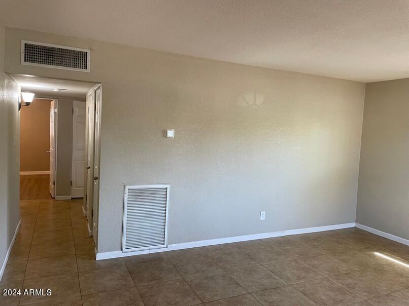 3111 North 34th Street Phoenix, AZ 85018 - Photo 3 of 15 7