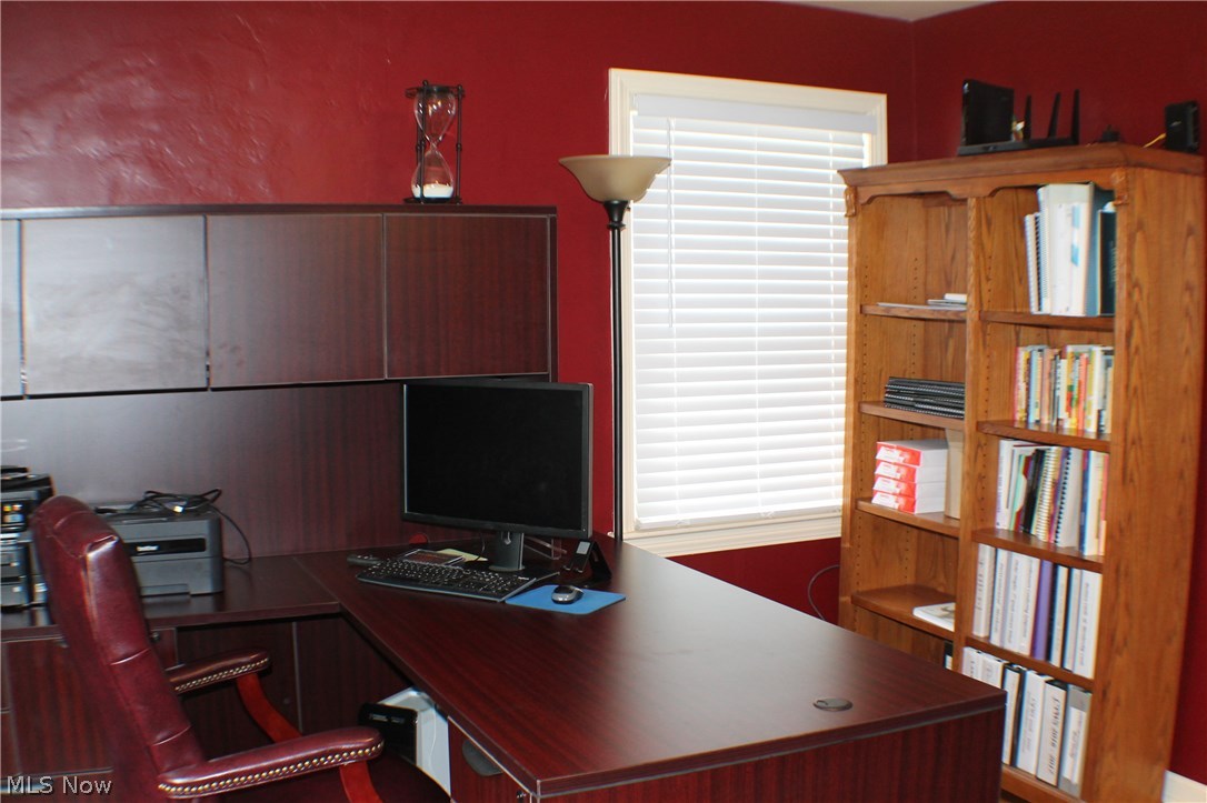 1207 Gordon Road Lyndhurst, OH 44124 - Photo 18 of 33 FIRST FLOOR BEDROOM USED AS AN OFFICE