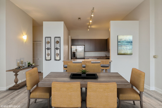 15 South Throop Street, Unit 402 Chicago, IL 60607 - Photo 4 of 17