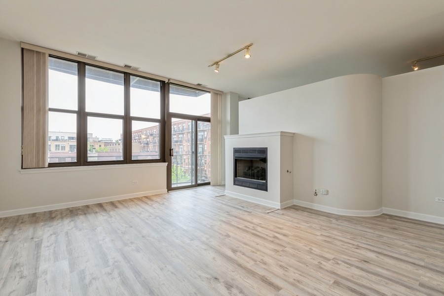 15 South Throop Street, Unit 402 Chicago, IL 60607 - Photo 6 of 17