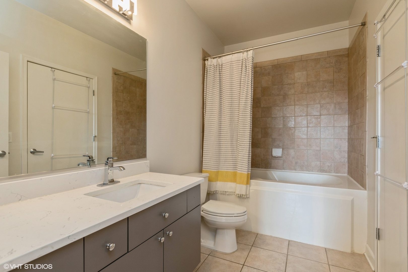 15 South Throop Street, Unit 402 Chicago, IL 60607 - Photo 9 of 17