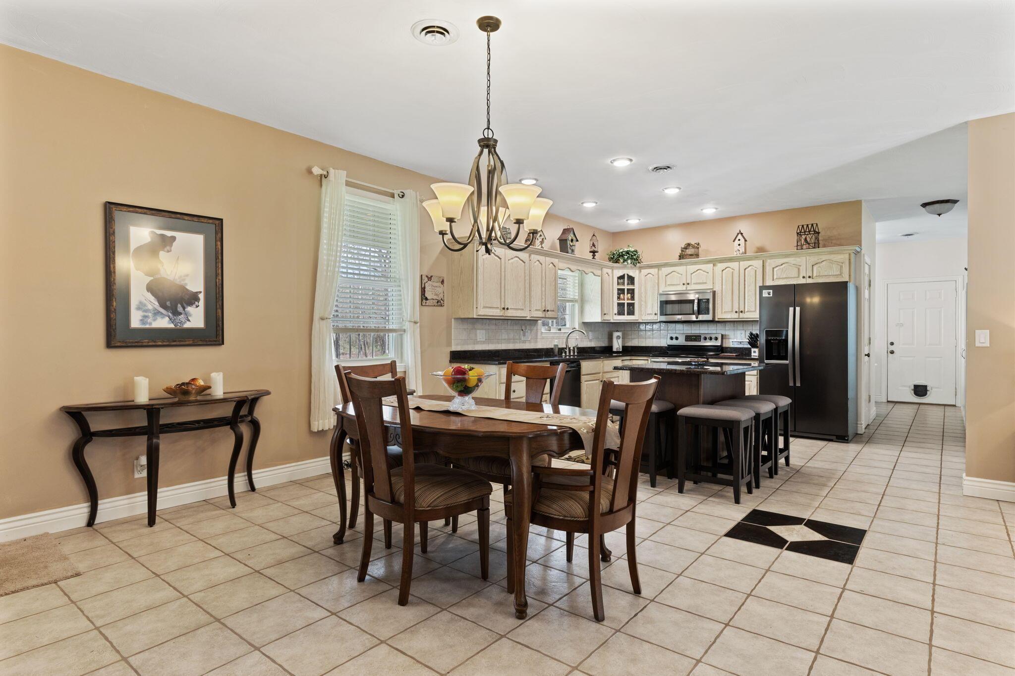 29809 Harry Short Road McArthur, OH 45651 - Photo 13 of 61 Eating Space - 29809 Harry Short Road, McArthur, OH 45651