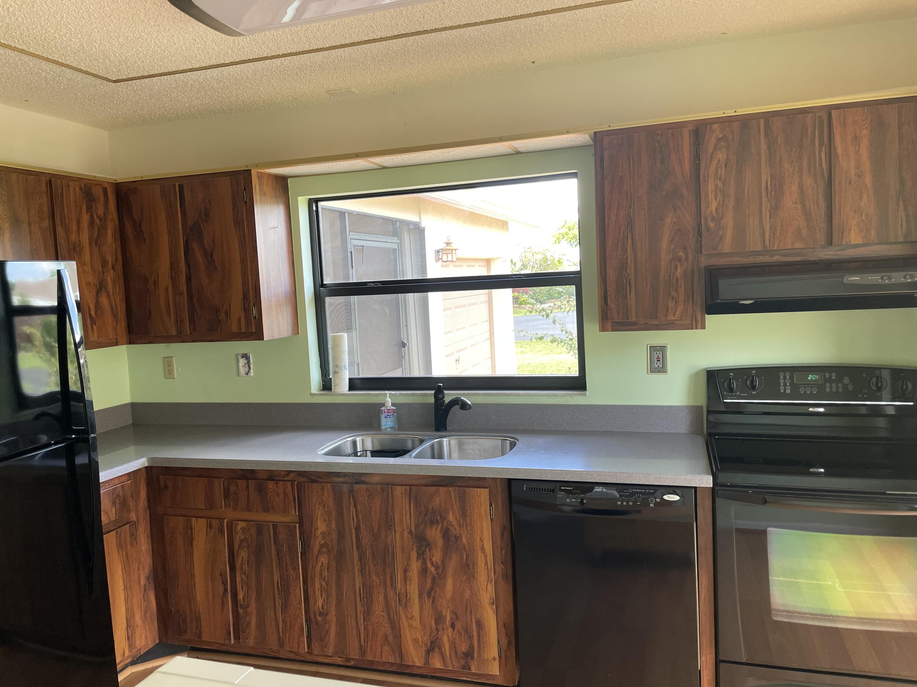 5312 Minto Road Boynton Beach, FL 33472 - Photo 8 of 13 Kitchen