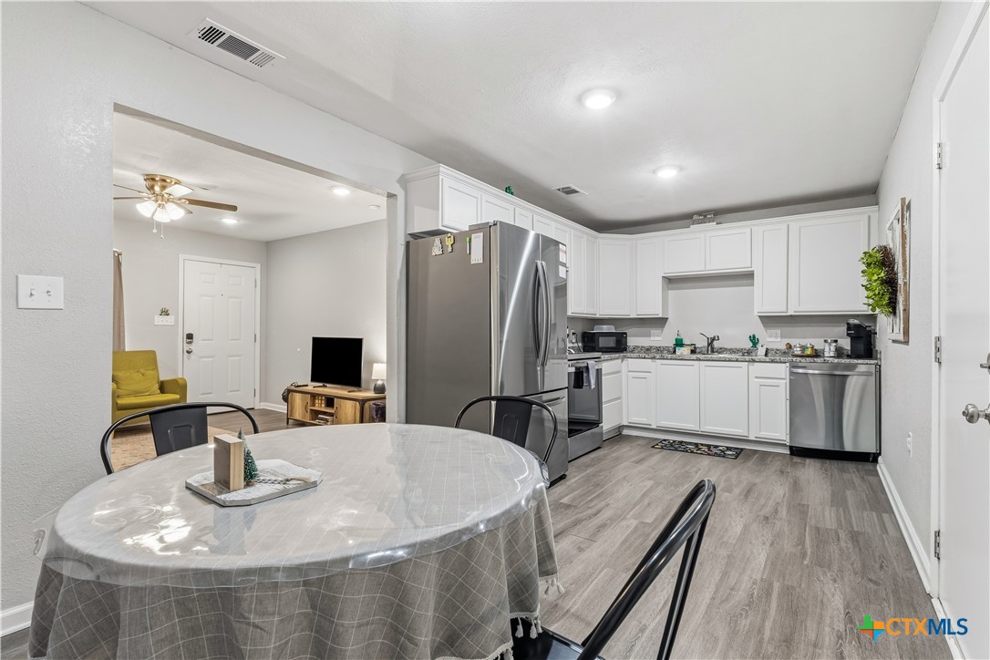 108 West Kathey Road Harker Heights, TX 76548 - Photo 13 of 36 Kitchen