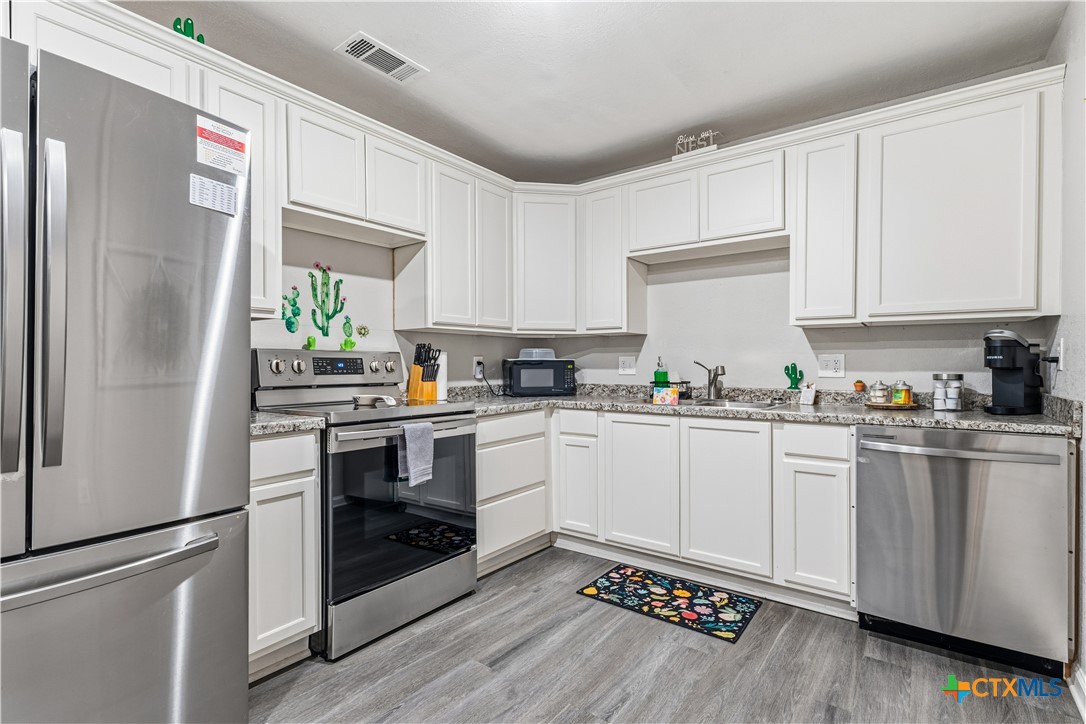 108 West Kathey Road Harker Heights, TX 76548 - Photo 14 of 36 Kitchen