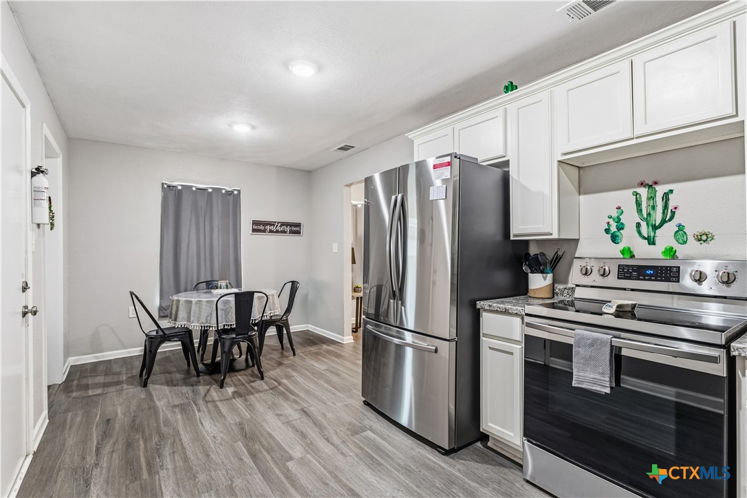 108 West Kathey Road Harker Heights, TX 76548 - Photo 16 of 36 Kitchen