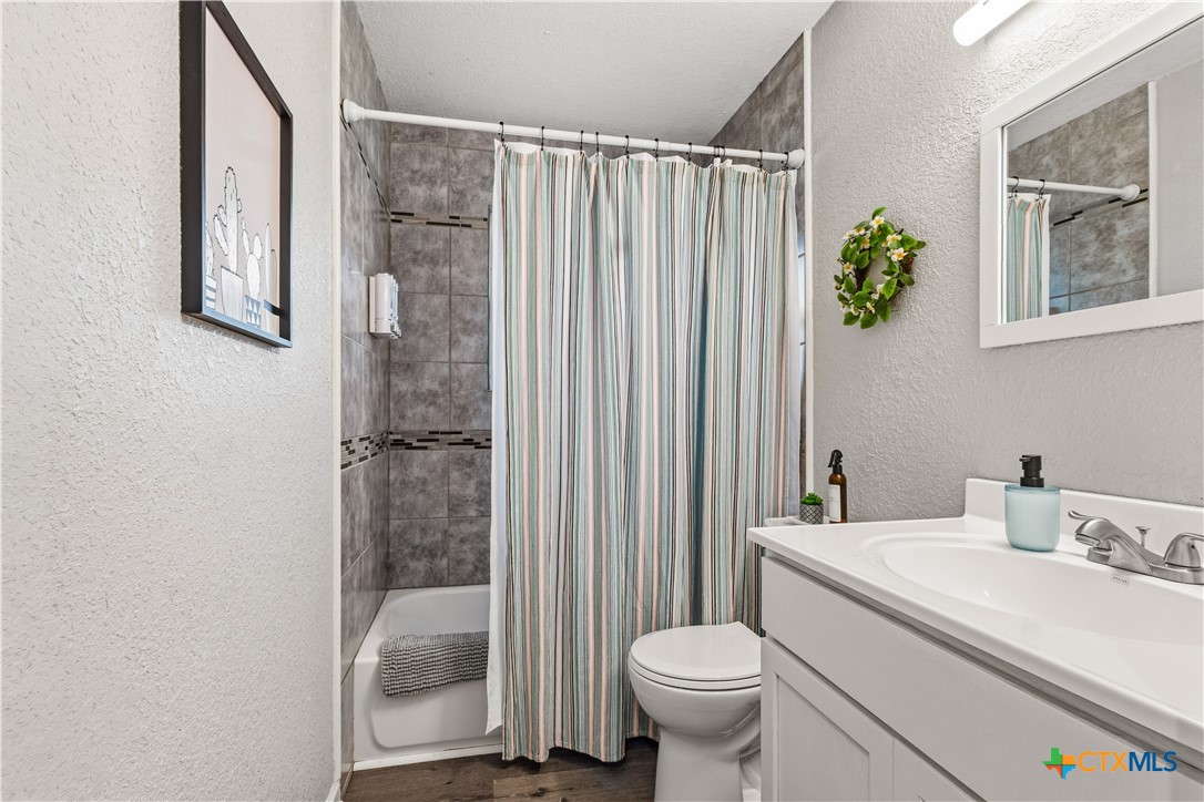 108 West Kathey Road Harker Heights, TX 76548 - Photo 28 of 36 Bathroom