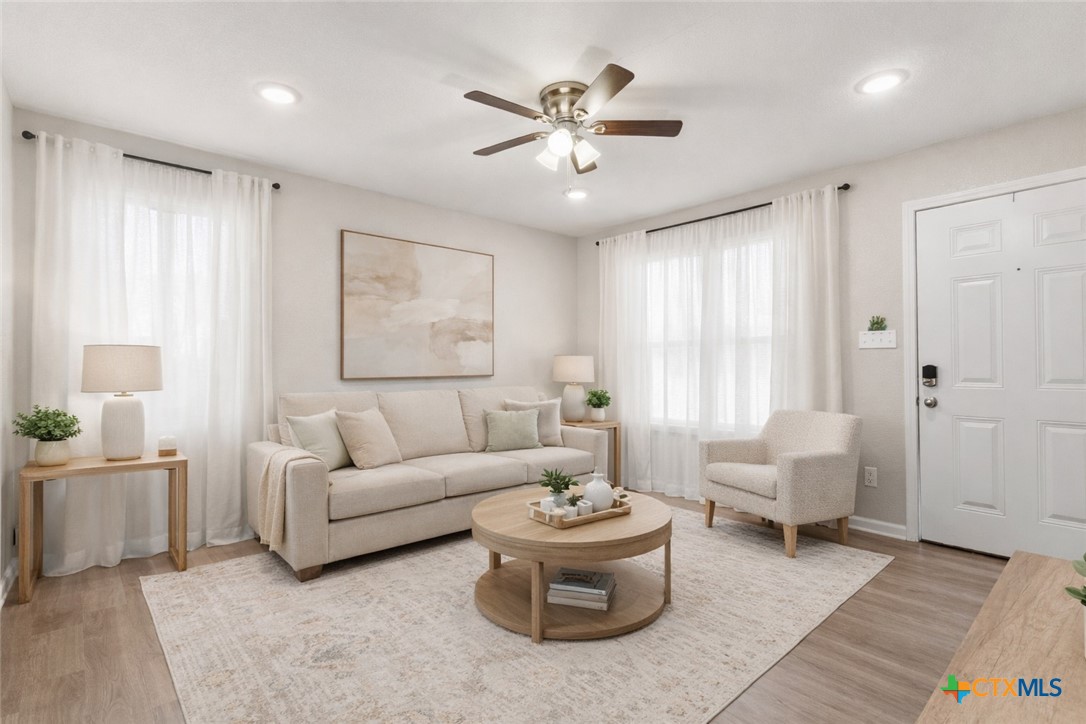 108 West Kathey Road Harker Heights, TX 76548 - Photo 9 of 36 Living room with AI Furniture