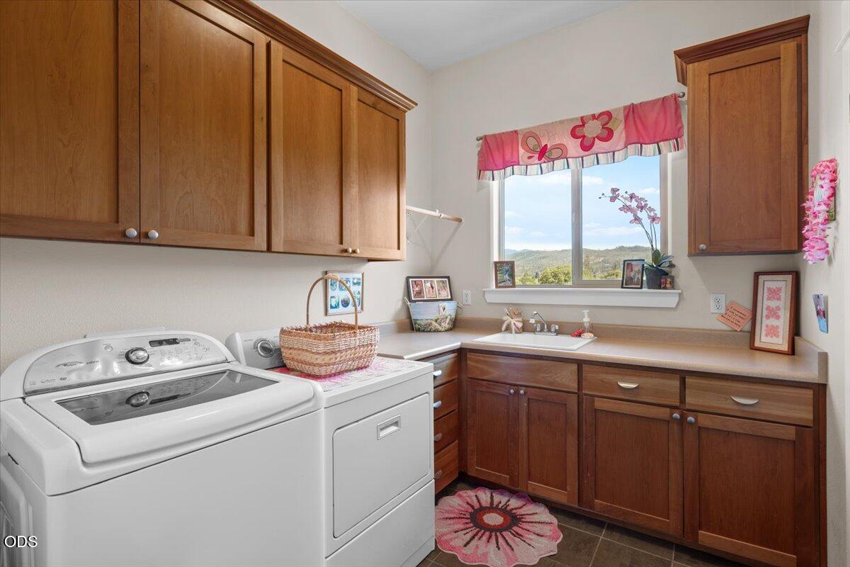 899 Old Stage Road Medford, OR 97502 - Photo 26 of 53