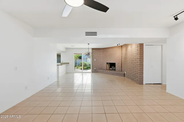 $2,400 | 1321 East Townley Avenue, Phoenix, AZ 85020