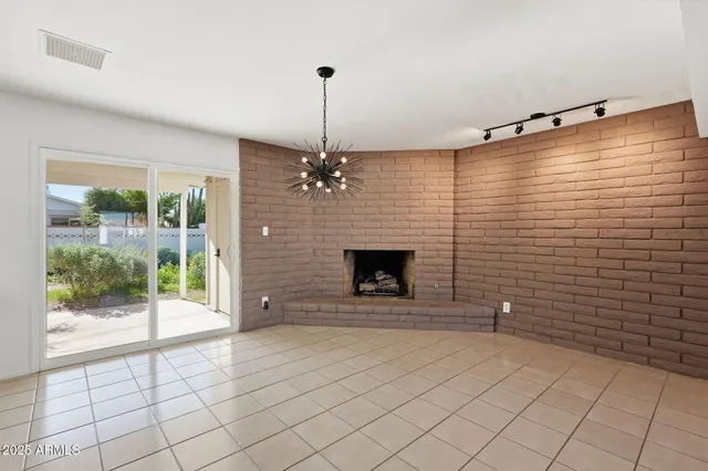 $2,400 | 1321 East Townley Avenue, Phoenix, AZ 85020