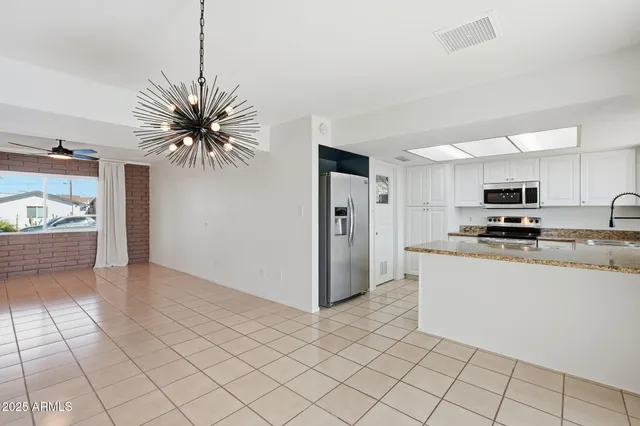 $2,400 | 1321 East Townley Avenue, Phoenix, AZ 85020