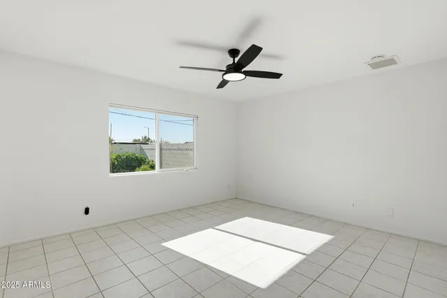 $2,400 | 1321 East Townley Avenue, Phoenix, AZ 85020
