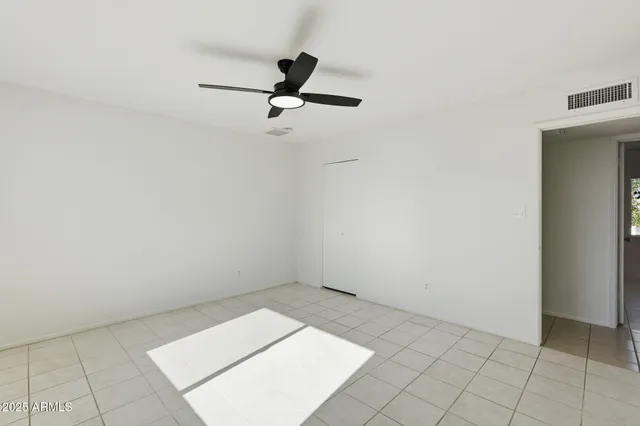 $2,400 | 1321 East Townley Avenue, Phoenix, AZ 85020