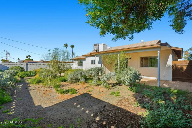 $2,400 | 1321 East Townley Avenue, Phoenix, AZ 85020