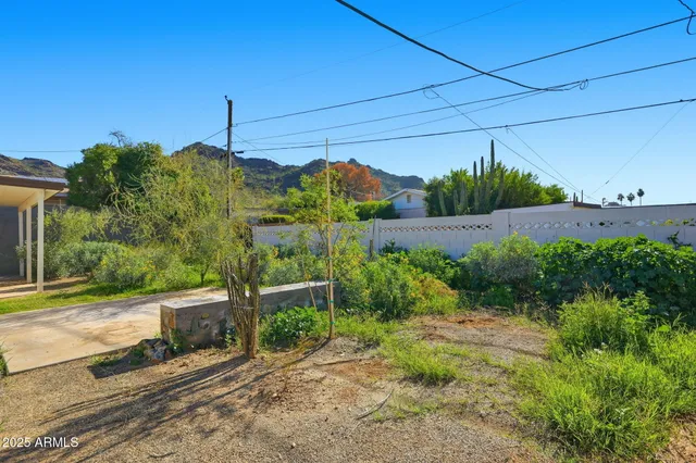 $2,400 | 1321 East Townley Avenue, Phoenix, AZ 85020