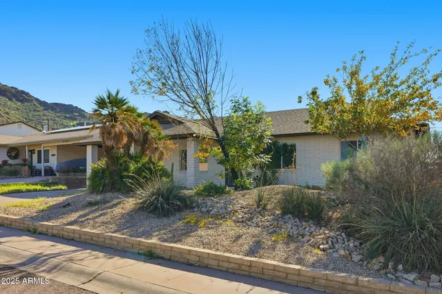 $2,400 | 1321 East Townley Avenue, Phoenix, AZ 85020