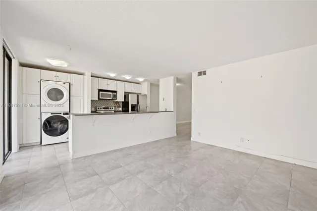 $3,250 | 1017 Northwest 124th Avenue, Unit 1017, Pembroke Pines, FL 33026