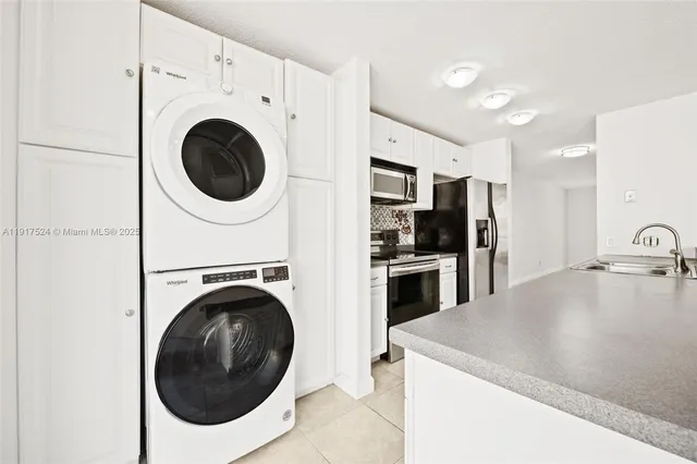 $3,250 | 1017 Northwest 124th Avenue, Unit 1017, Pembroke Pines, FL 33026