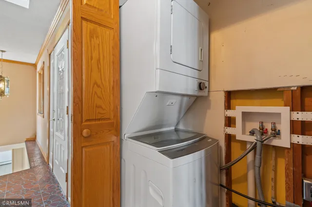 $750,000 | 998 Kohlman Court, Maplewood, MN 55109