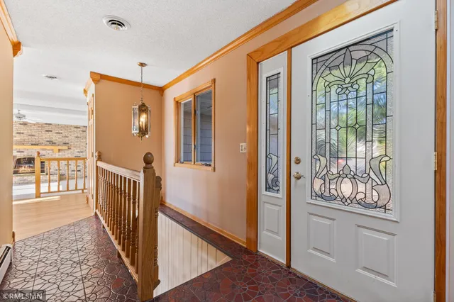 $725,000 | 998 Kohlman Court, Maplewood, MN 55109