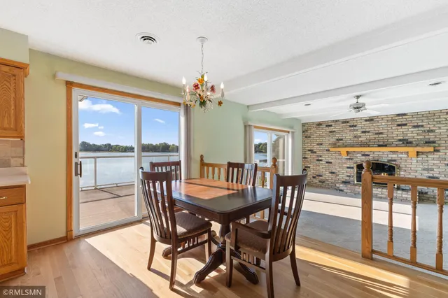 $725,000 | 998 Kohlman Court, Maplewood, MN 55109