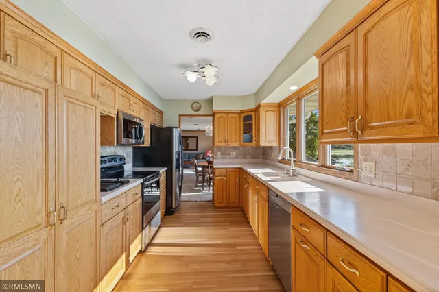 $725,000 | 998 Kohlman Court, Maplewood, MN 55109