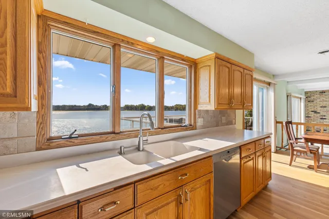 $750,000 | 998 Kohlman Court, Maplewood, MN 55109