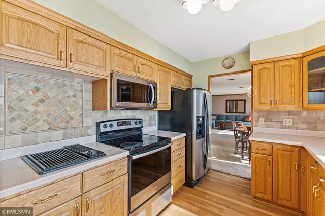 $750,000 | 998 Kohlman Court, Maplewood, MN 55109