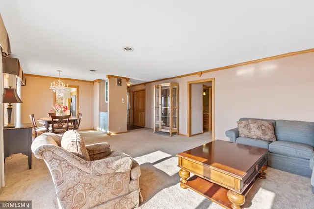 $750,000 | 998 Kohlman Court, Maplewood, MN 55109