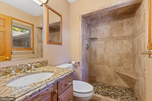 $725,000 | 998 Kohlman Court, Maplewood, MN 55109