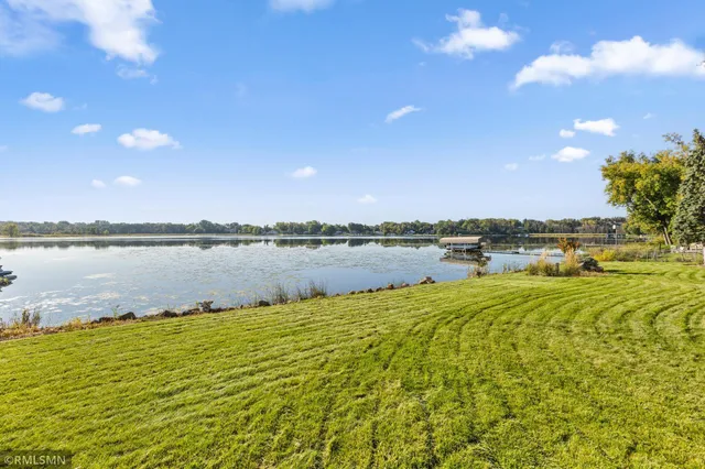 $750,000 | 998 Kohlman Court, Maplewood, MN 55109