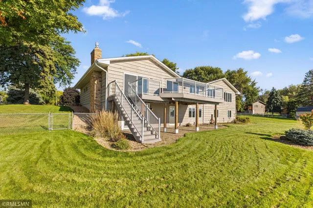 $750,000 | 998 Kohlman Court, Maplewood, MN 55109