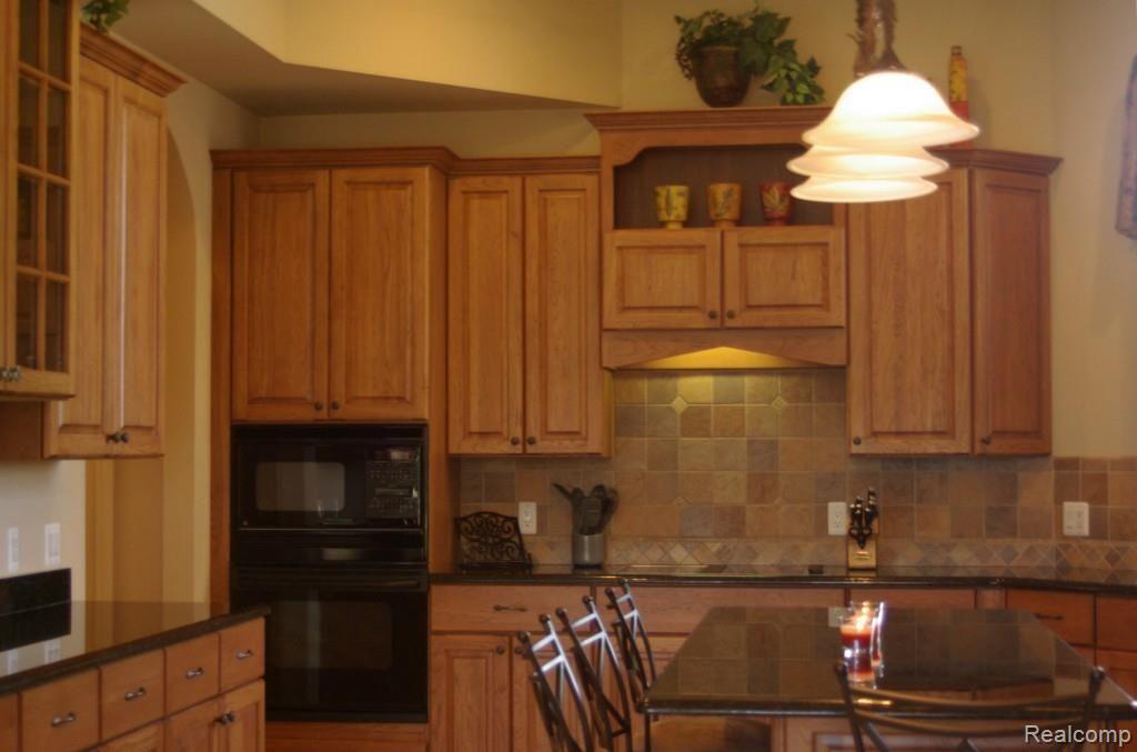 75931 Burman Road Richmond, MI 48062 - Photo 11 of 30 Kitchen2.jpg