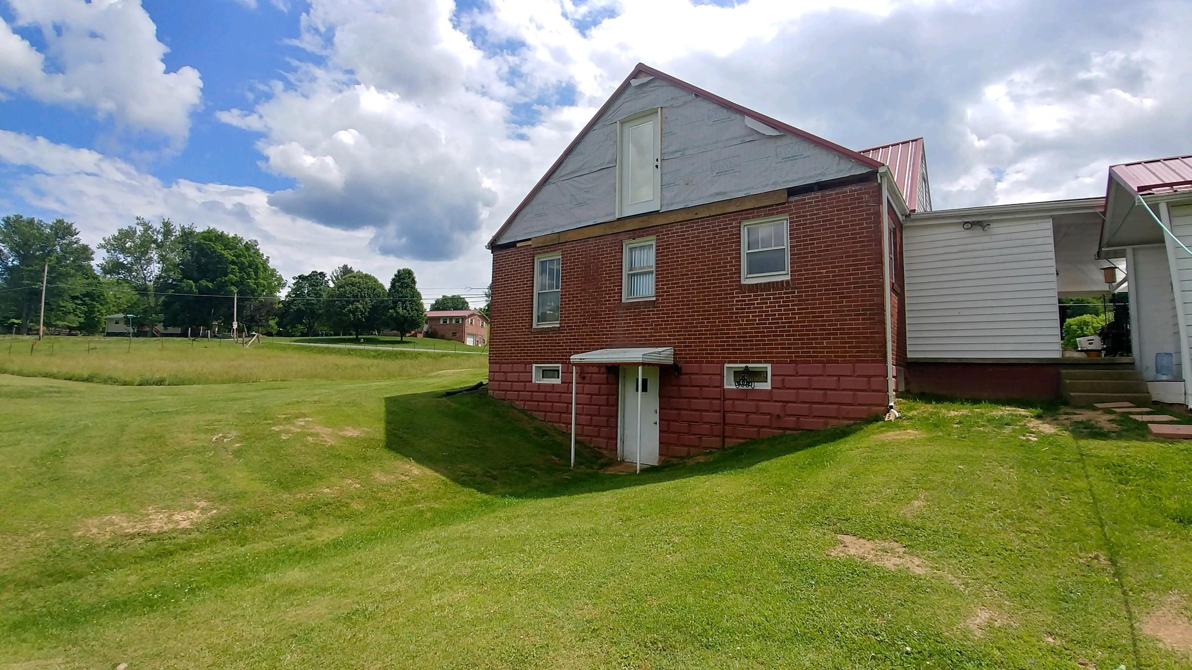 583 Walnut Grove Road Bluff City, TN 37618 - Photo 18 of 27 0525181524a_HDR