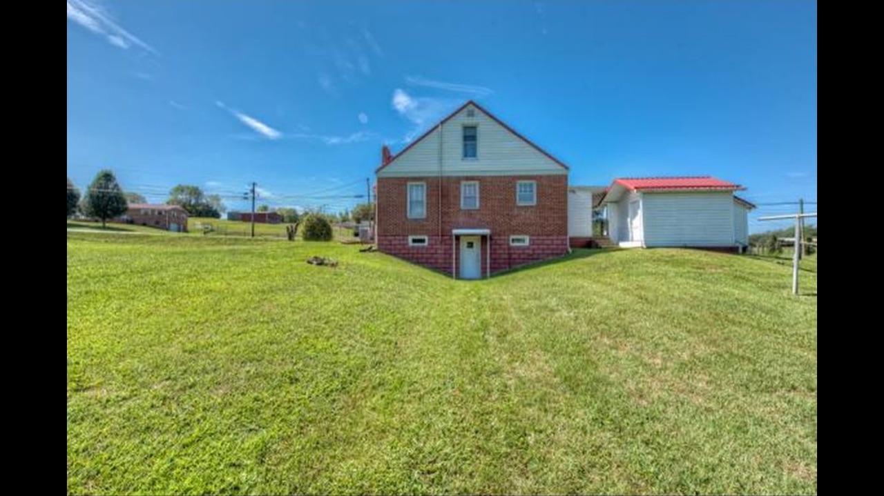 583 Walnut Grove Road Bluff City, TN 37618 - Photo 7 of 27 4710