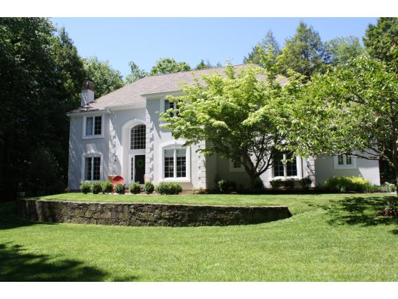 8 Goss Road North Hampton, NH 03862 - Photo 1 of 36