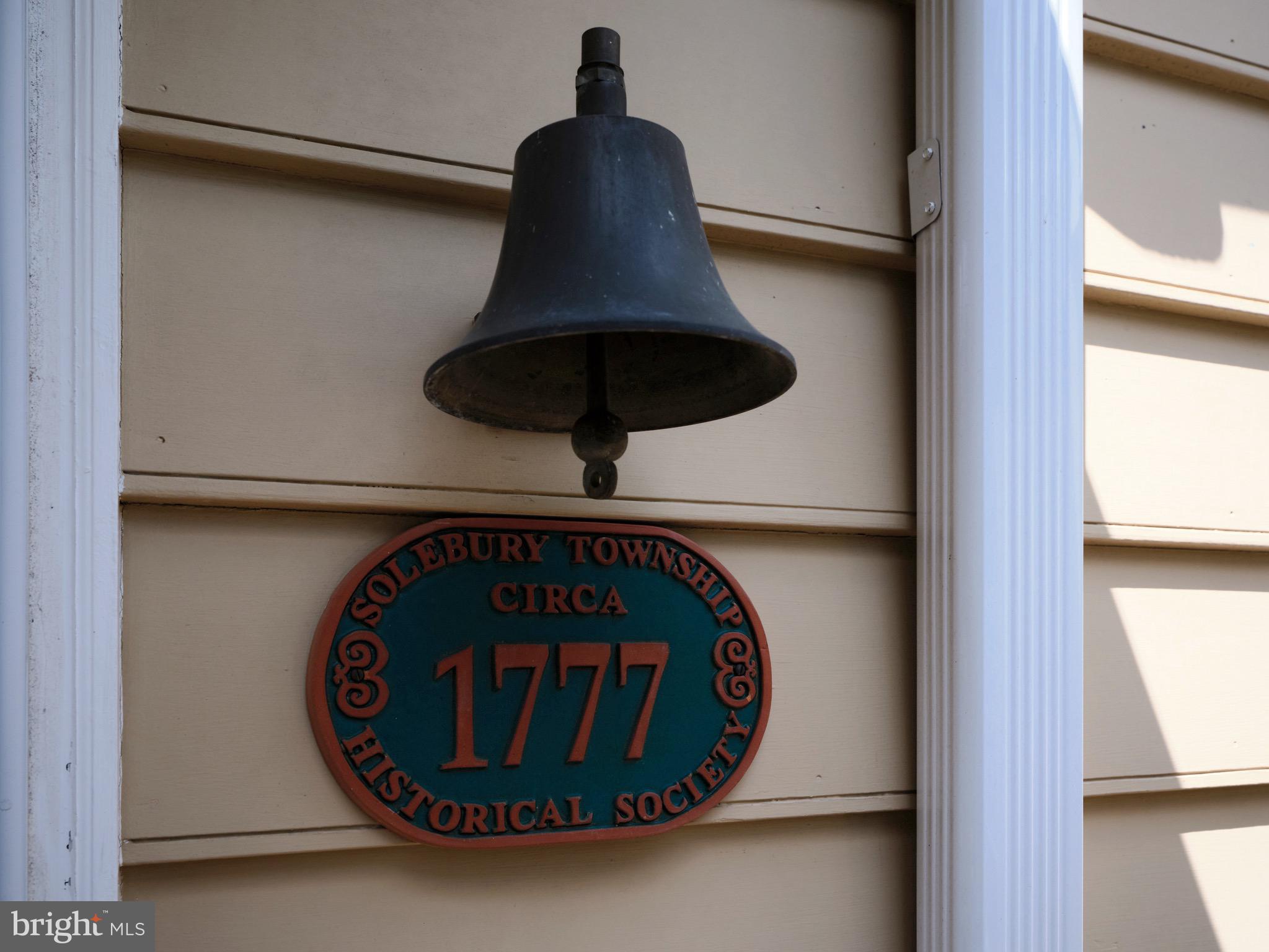 Date placard next to entrance