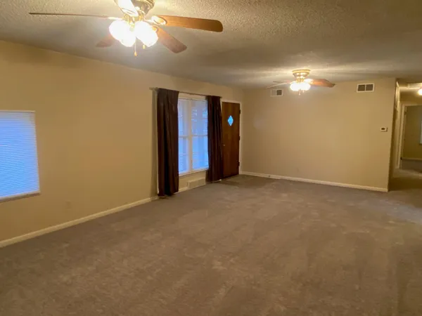 $129,500 | 1225 Golf Street, Augusta, KS 67010